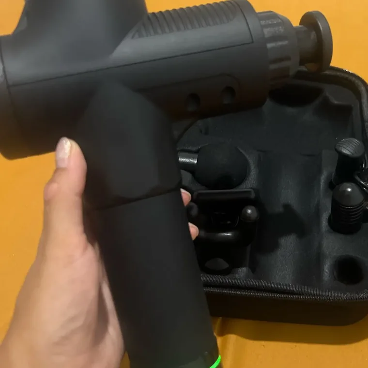 Pistolet de massage Percuva, photo envoyée par un acheteur vérifié — brésil
