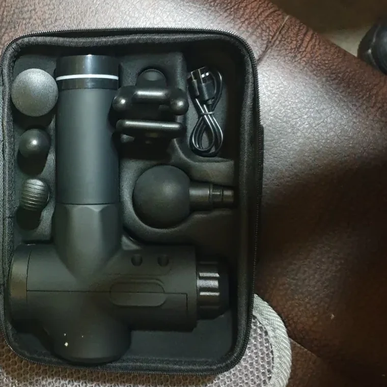 Pistolet de massage Percuva, photo envoyée par un acheteur vérifié — corée du sud
